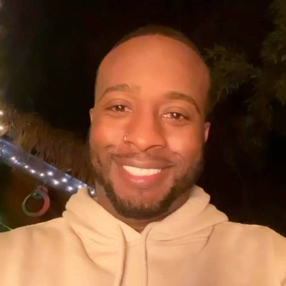 Meet your Posher, Derrick